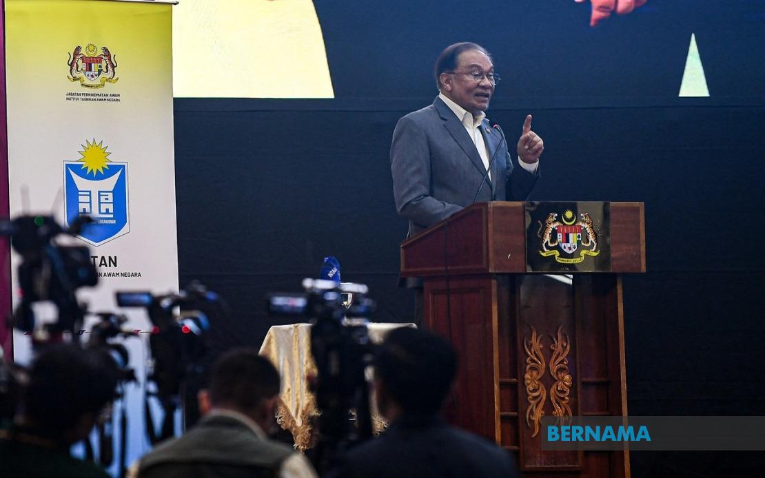 PM Anwar Urges Malaysians to Shed Colonial Mentality, Build Nation on Own Values