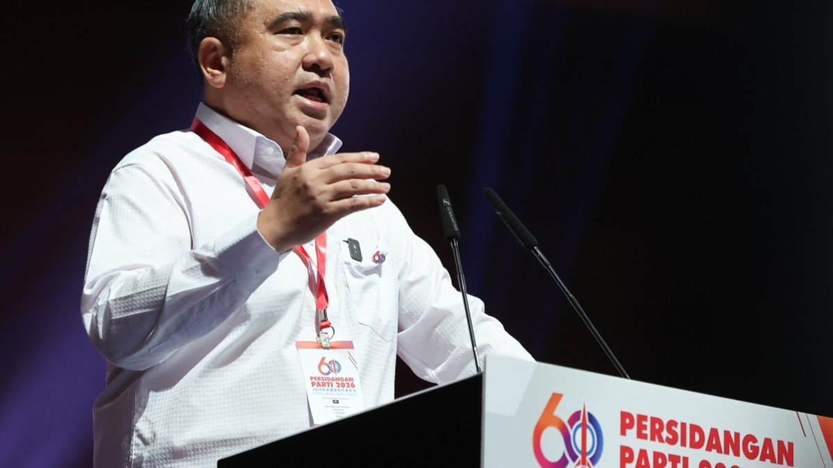 DAP Throws Full Support Behind Anwar's AUKU Abolition Push, Though Loke Signals More Reforms Needed