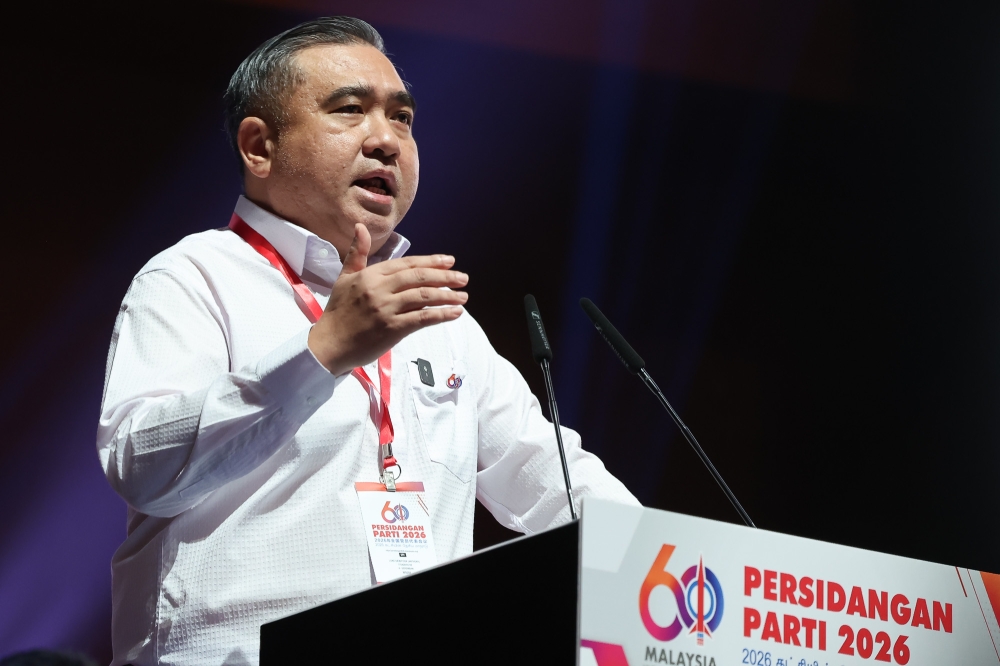 DAP Throws Full Support Behind Anwar's AUKU Abolition Push, Though Loke Signals More Reforms Needed