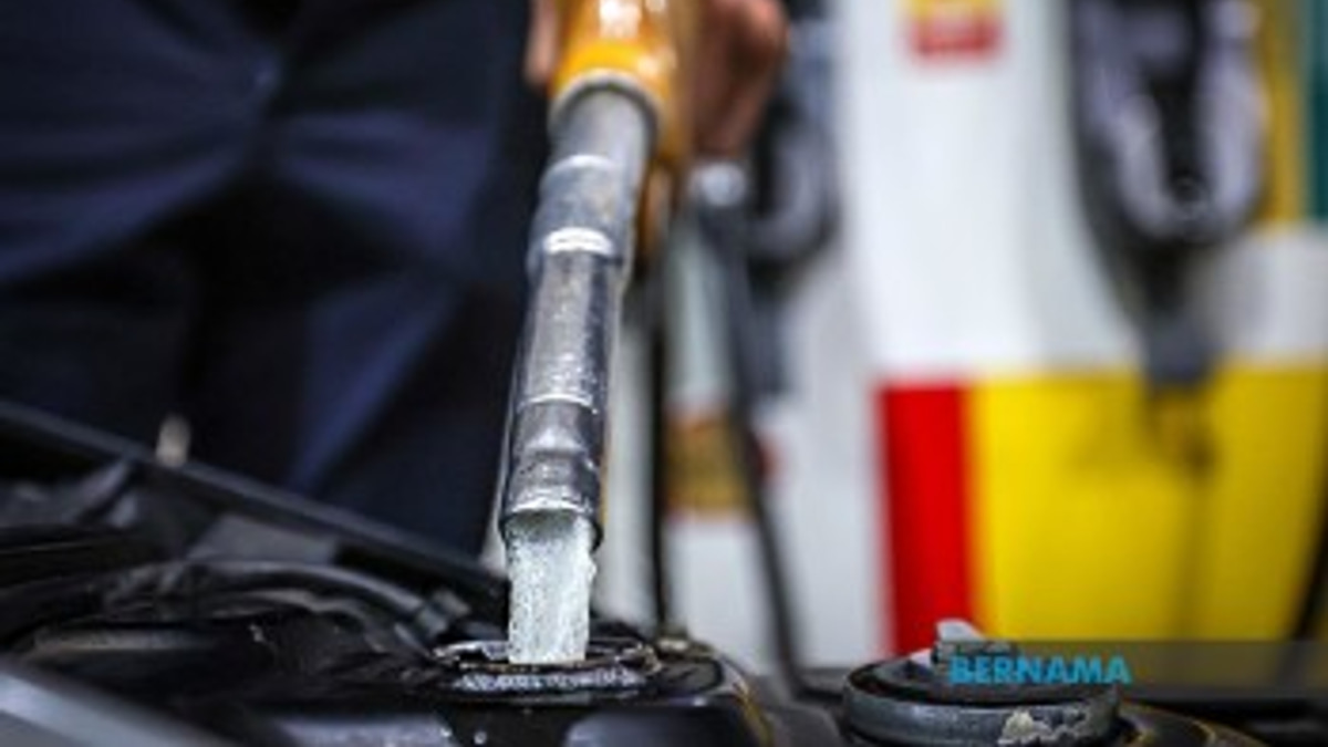 Malaysia's Fuel Subsidies Could Reach RM3.5 Billion Monthly If Oil Holds at US$90