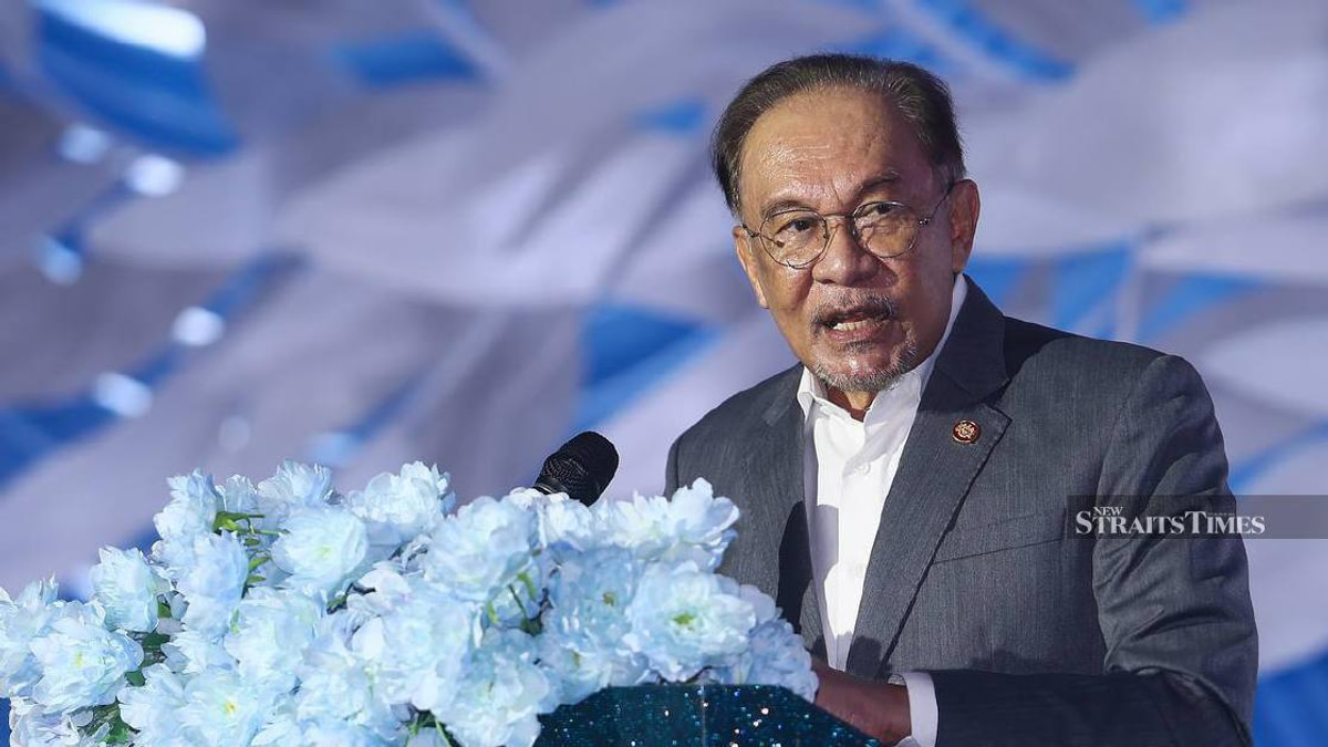 Malaysia will expel Israeli nationals linked to Network School, Anwar warns
