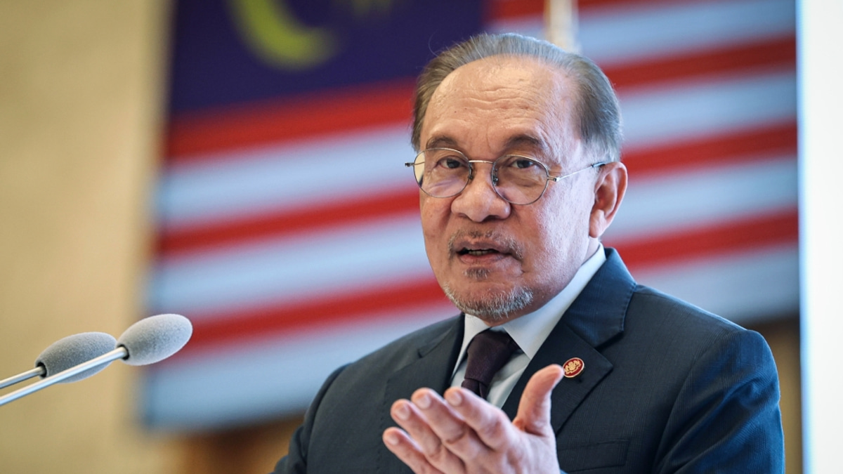 Anwar Expresses Gratitude for Support as Parliament Prepares for Tabung Haji RCI Debate