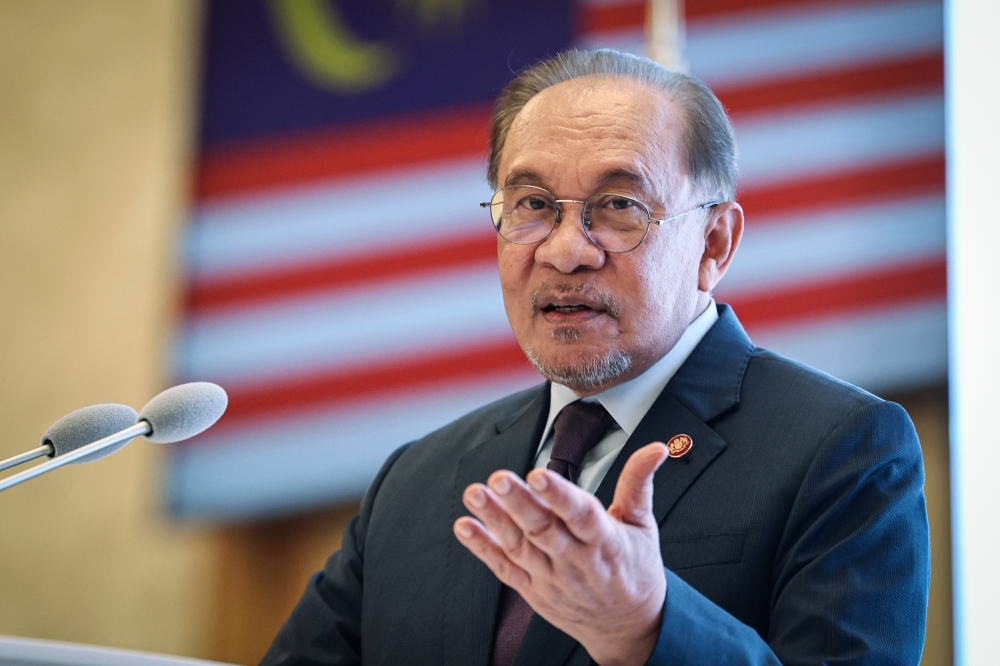 Anwar Expresses Gratitude for Support as Parliament Prepares for Tabung Haji RCI Debate