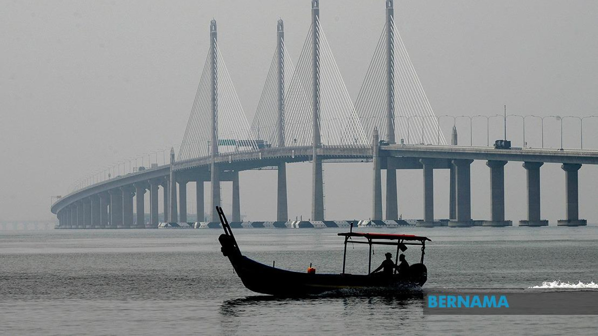 Penang To Seek Balanced Solution For Fishing Ban Under Two Bridges