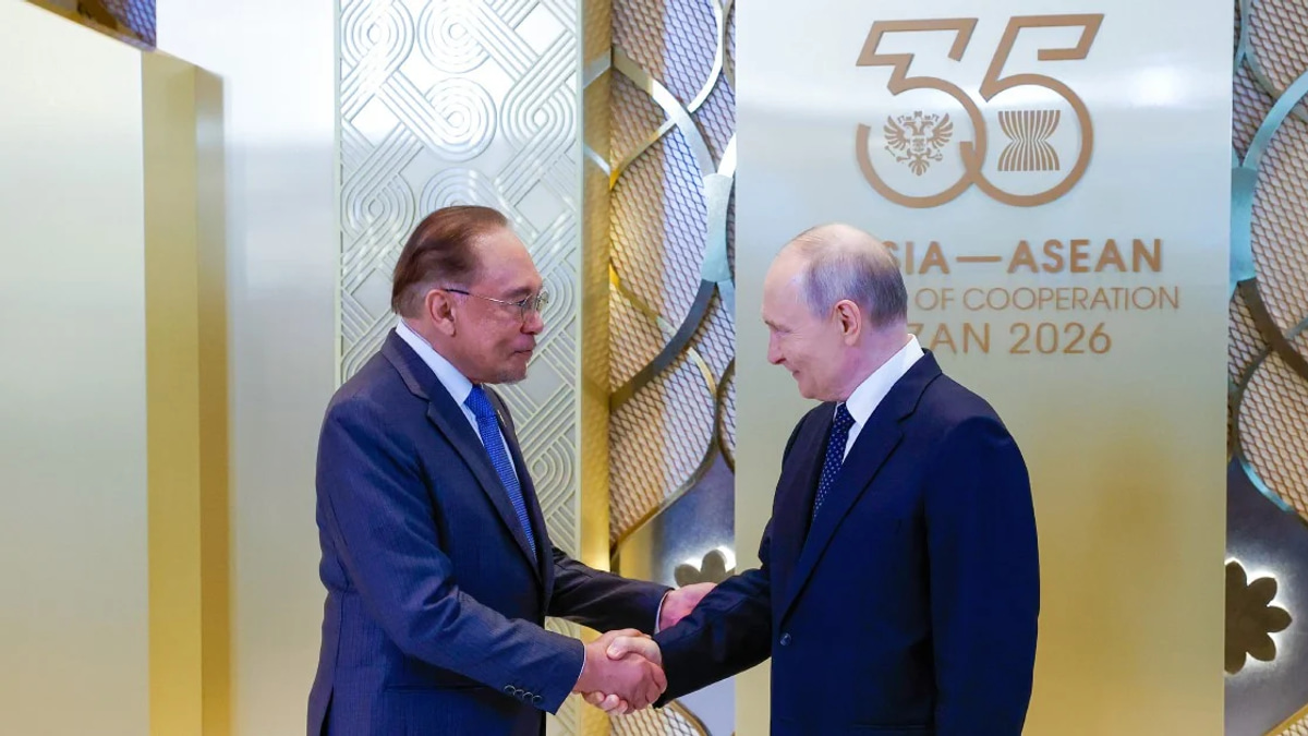 Anwar and Putin Chart Closer Ties on Energy and Alternative Trade Routes