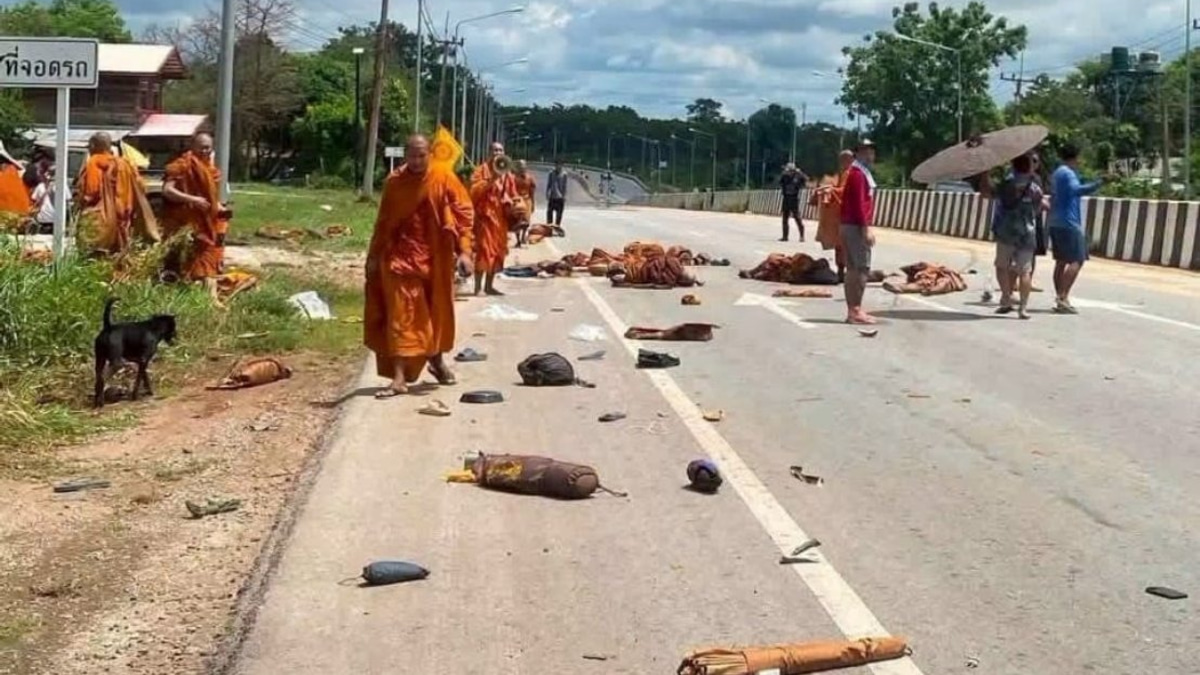 Eight Monks Dead After Pickup Truck Strikes Pilgrimage Group in Thailand