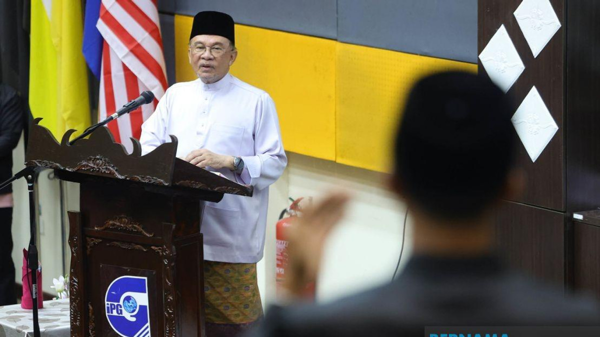 Malaysia's Teachers Must Master AI While Anchoring Students in Ethics, Says PM