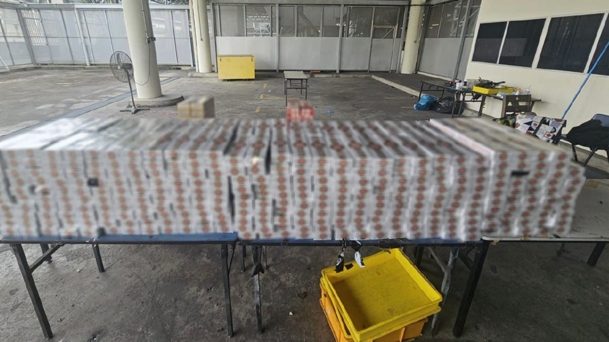 Malaysian man arrested at Singapore checkpoint with over 700 cartons of duty-unpaid cigarettes