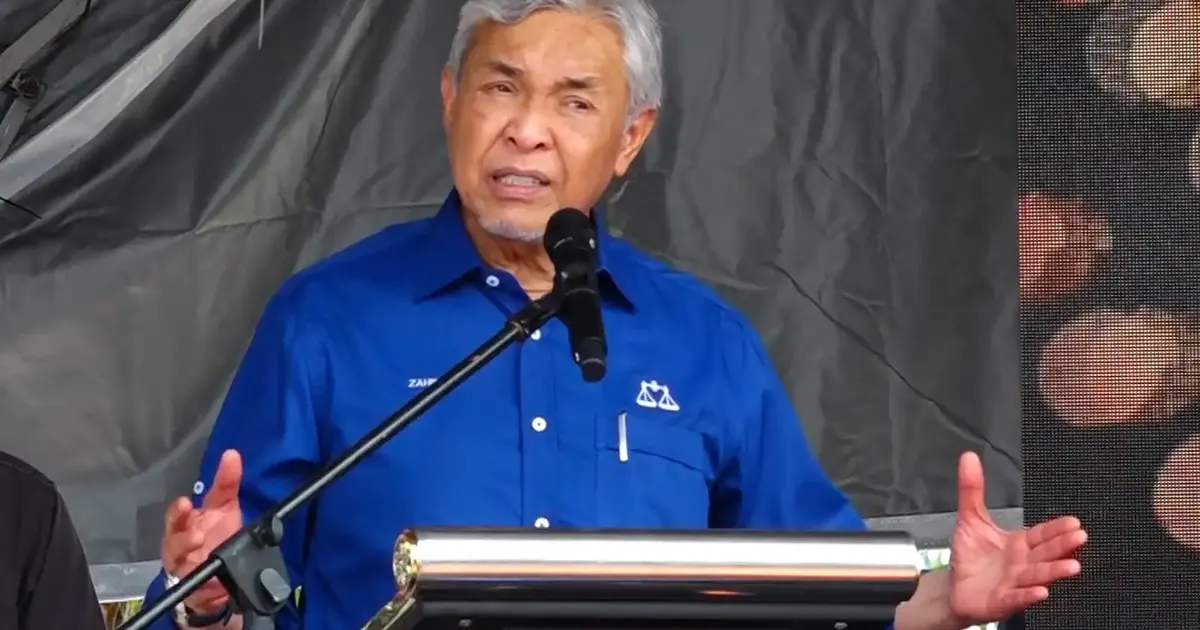 Zahid Dismisses Puad's Election Criticism, Urges Umno to Stay Focused