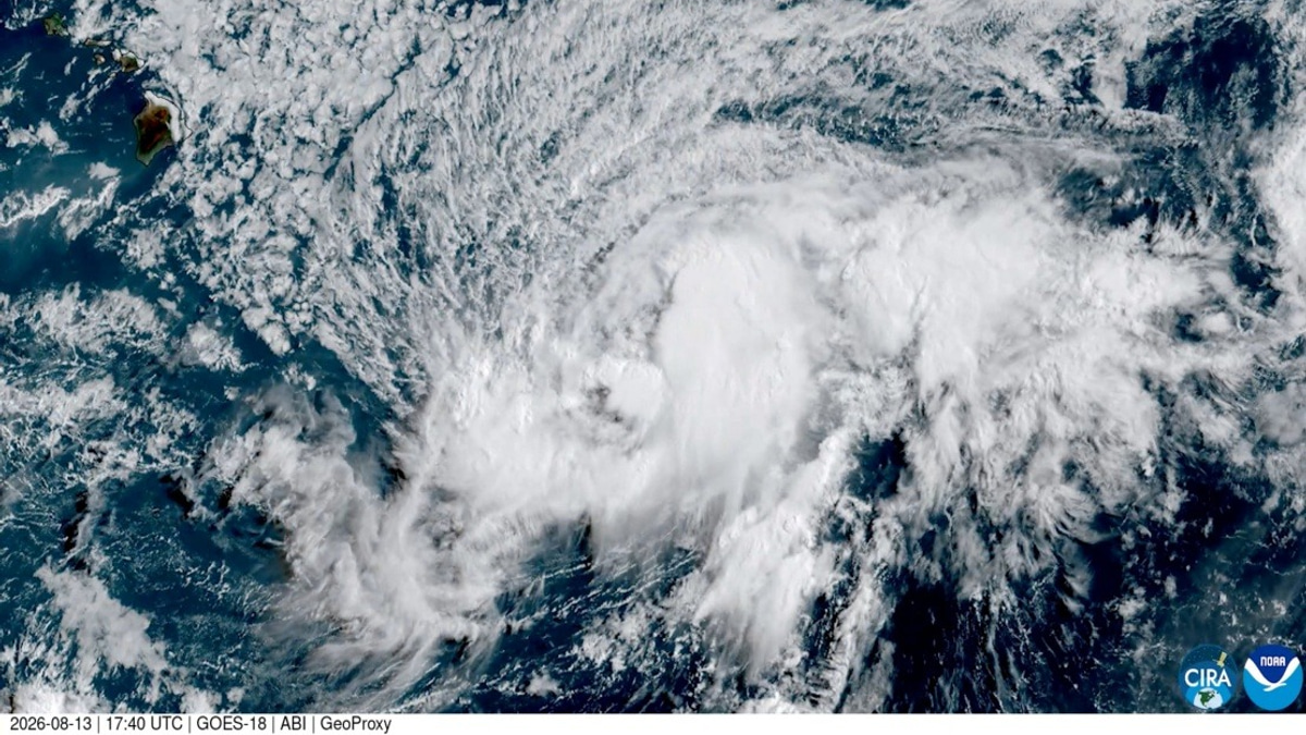 Hawaii's Big Island Braces for Rare Hurricane Strike as Tropical Storm Lala Intensifies