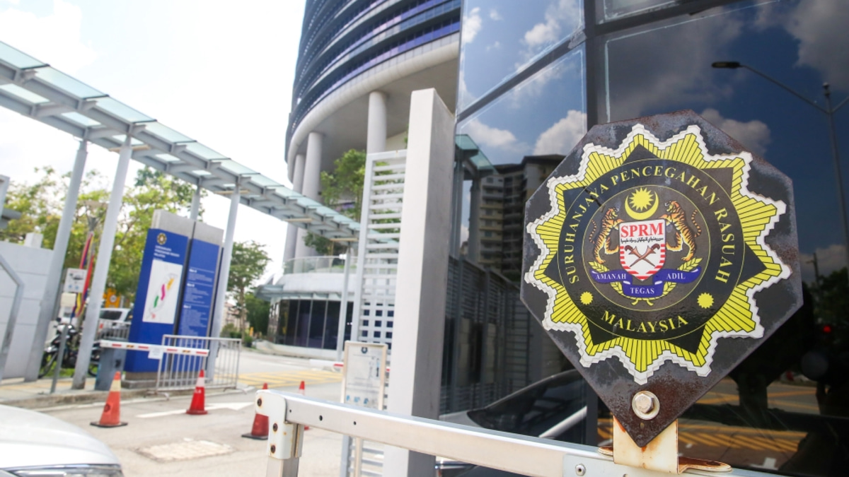 Former Civil Servant Held Over RM300,000 Welfare Fraud Scheme