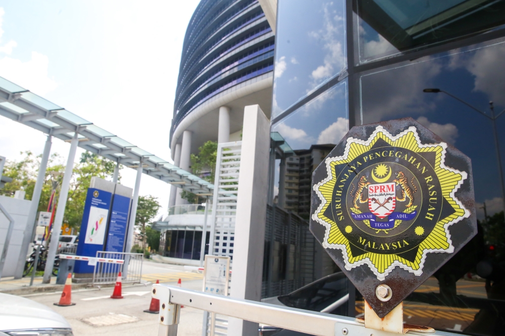 Former Civil Servant Held Over RM300,000 Welfare Fraud Scheme