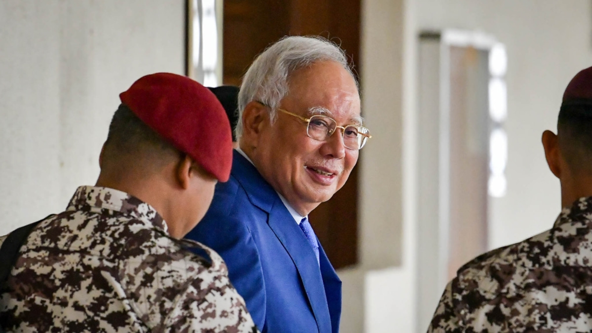Former PM Najib Undergoes Heart Procedure; Stent Not Required, Doctors Confirm