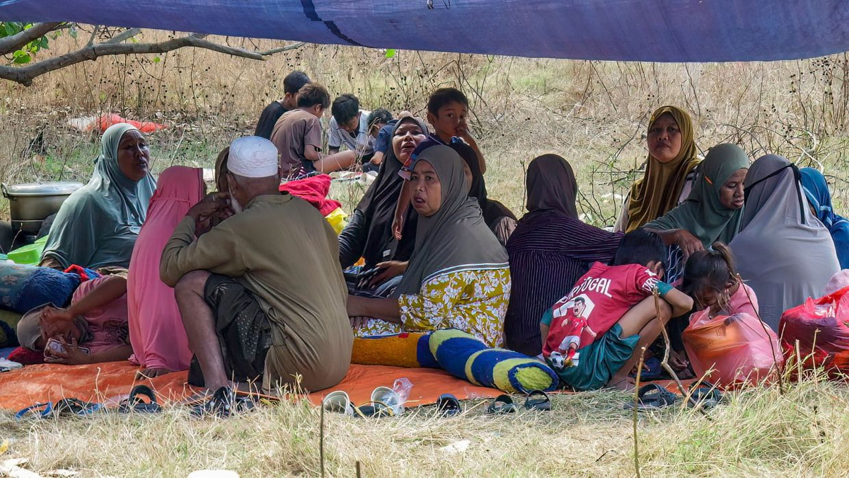 Flores Earthquake: Thousands Shelter Without Aid as Death Toll Reaches 48