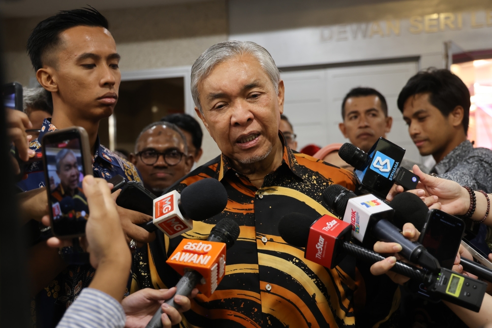 BN and Umno Will Not Shield TH Mismanagement, Zahid Declares