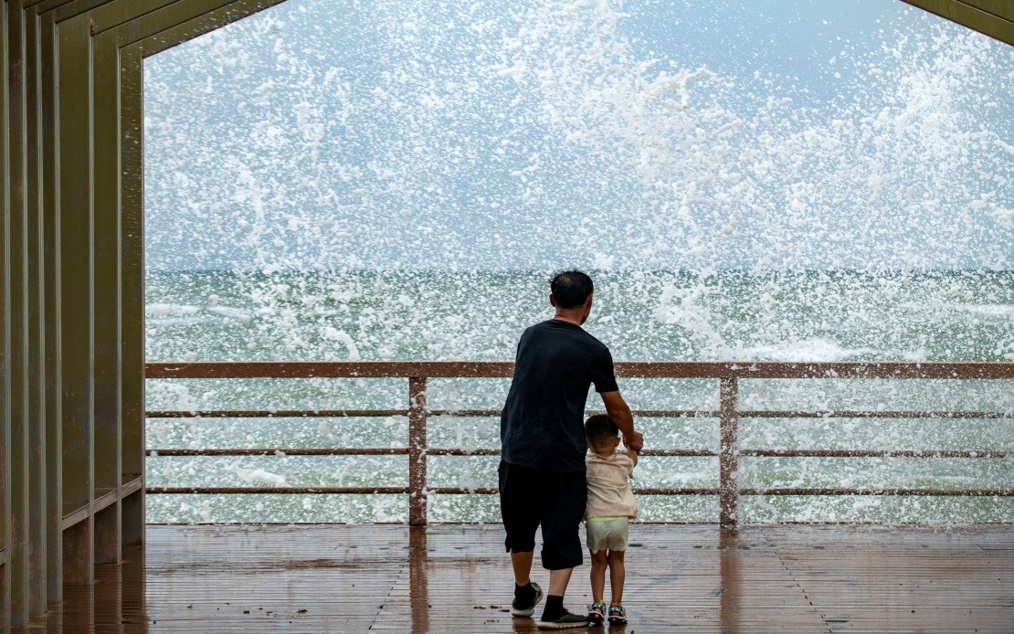 Typhoon Maysak Slams Hainan, Halting Transport Links Across Southern China