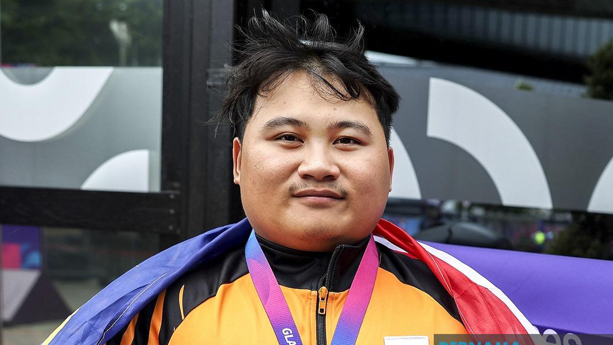 Bonnie Falls Short in Glasgow Powerlifting Bid, Takes Bronze After Missed Final Lift