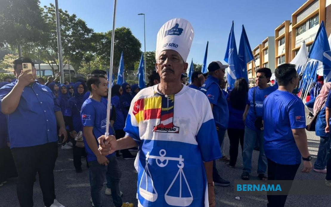 Selangor Retiree Spends Savings to Campaign for Onn Hafiz in Johor Election