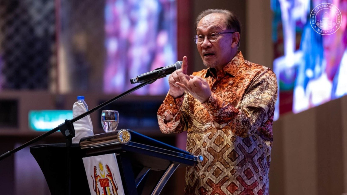Government Will Do Its Best To Address Young People's Challenges, Says PM Anwar