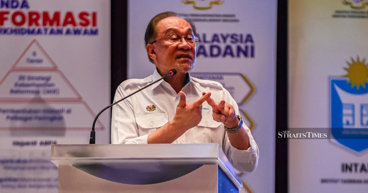 Anwar Ibrahim Defends Mat Sabu's Remarks, Calls for Political Restraint