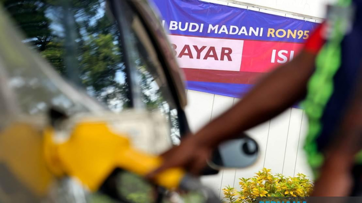 Malaysia to Sustain People's Assistance Amid RM40 Billion Petroleum Subsidy Burden