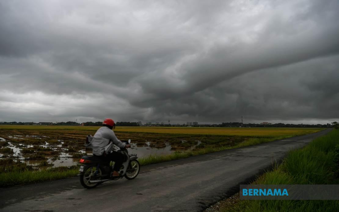 Eight Malaysian States Face Thunderstorm and Heavy Rain Alert Until Evening