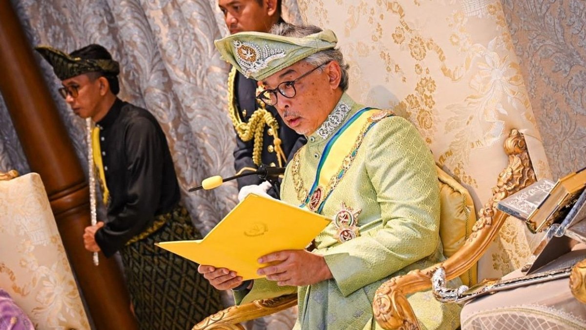 Sultan Abdullah Calls for Urgent Crackdown on Street Racing and Illegal Immigration