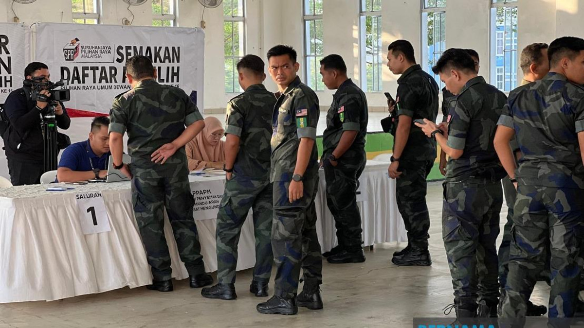 Johor Early Voting Gets Under Way for Security Personnel