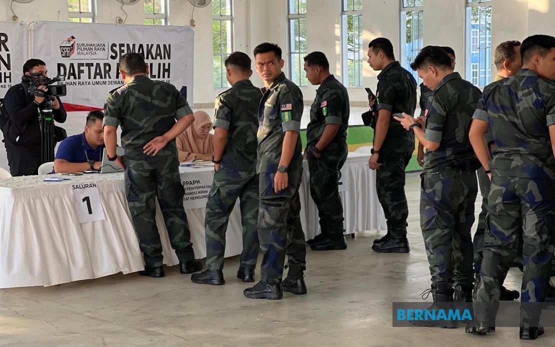 Johor Early Voting Gets Under Way for Security Personnel