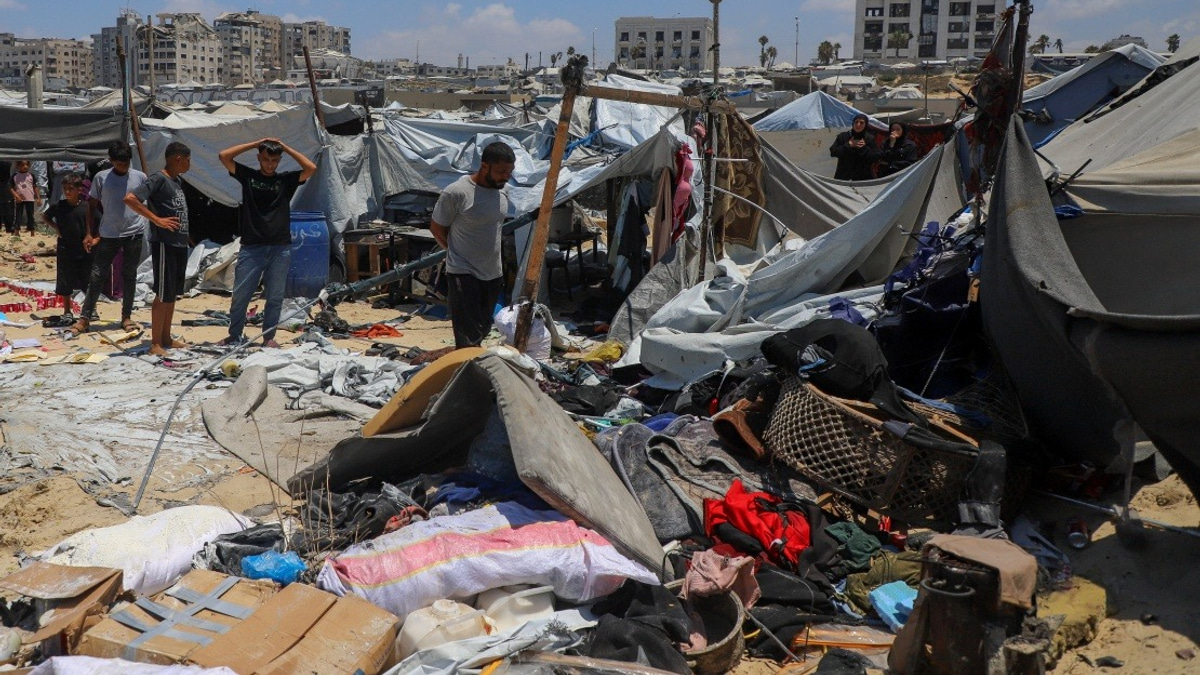 Over 90% of Gaza Strip Destroyed, Israeli Forces Control 80%, Palestinian Report States