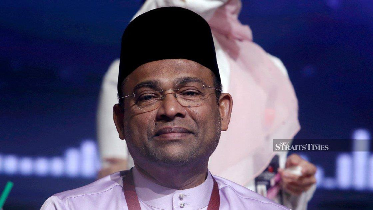 Former Tabung Haji Chief Azeez Sidesteps Bersatu's MACC Query