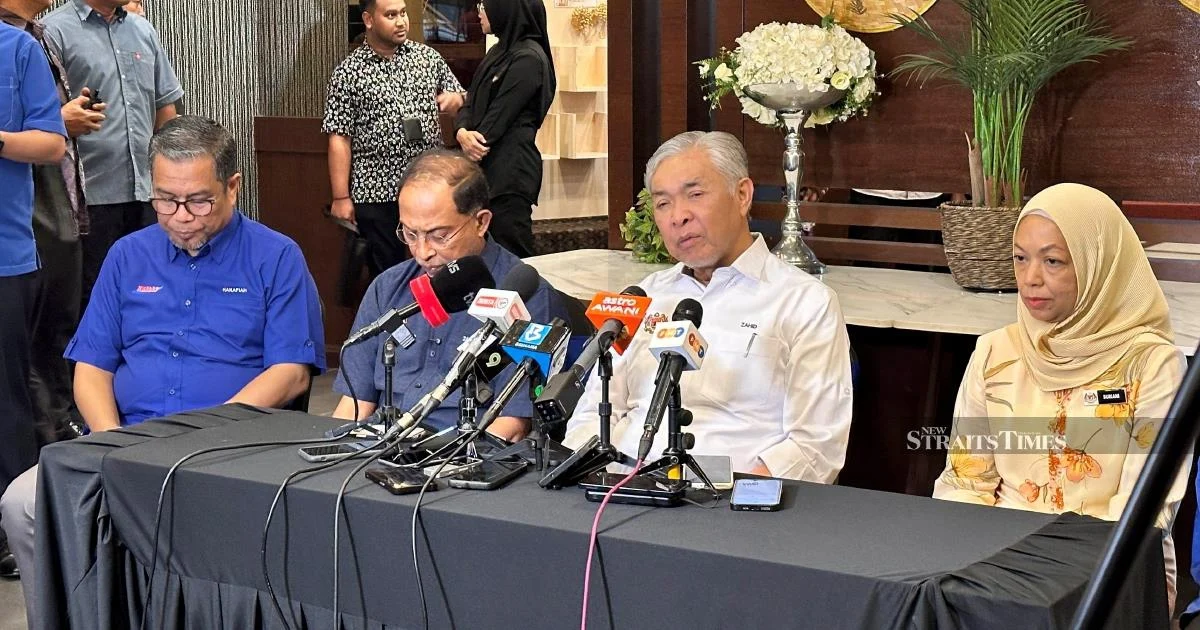 Zahid signals unity partners to set aside Najib-Rosmah controversy in Johor campaign push