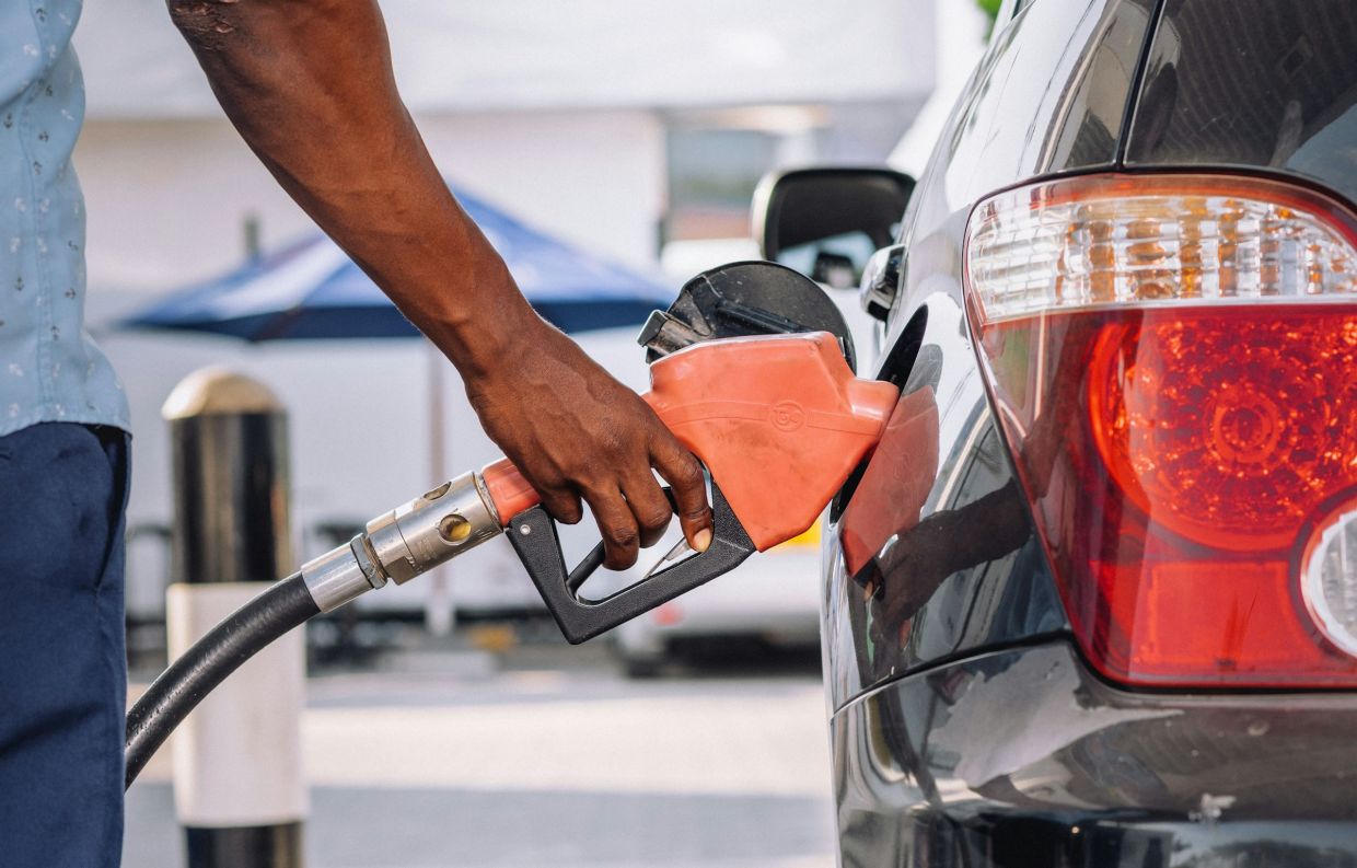 US Petrol Stations Sued for Using AI to Artificially Inflate Fuel Prices
