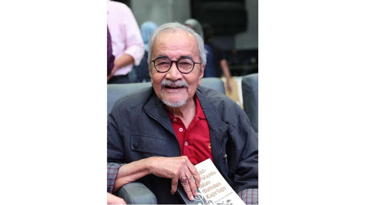 PM Anwar Celebrates Rahim Razali's 87th Birthday, Honours Veteran Filmmaker's Cultural Legacy