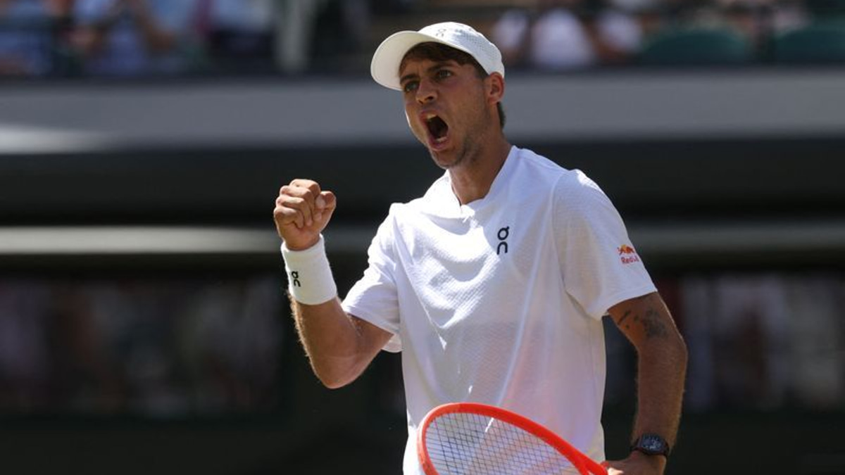 Cobolli Powers Into Wimbledon Quarter-Finals With Commanding Victory Over De Minaur