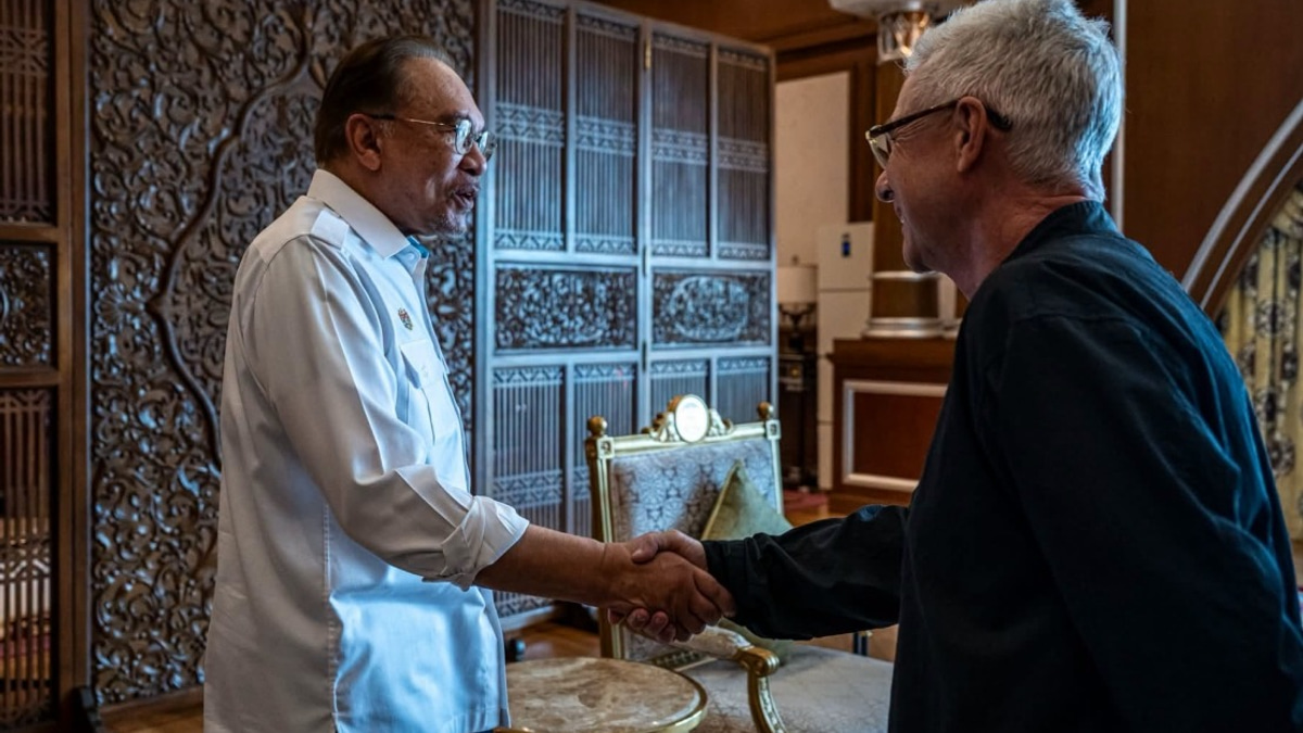 Anwar Charts Malaysia's F1 Return: Studying Singapore's Playbook for October Bahrain Grand Prix