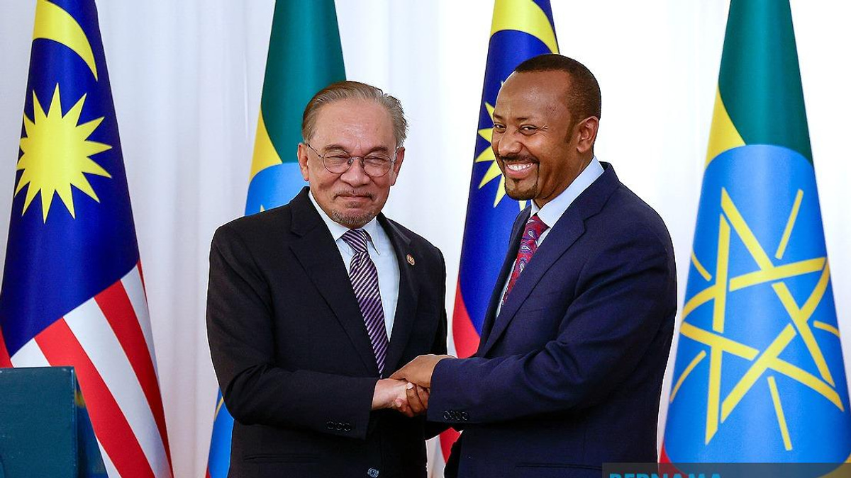 Anwar Congratulates Ethiopian PM Abiy Ahmed on Election Victory, Signals Stronger Bilateral Ties