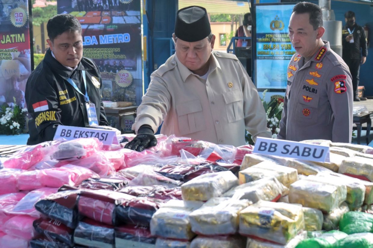 Indonesia Intercepts 2.6 Tonnes of Liquid Methamphetamine in Major Narcotics Seizure