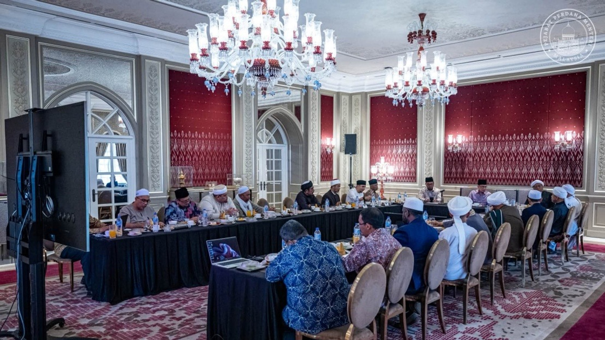 Anwar Emphasises Religious Scholarship as Essential Guide for Government Policy