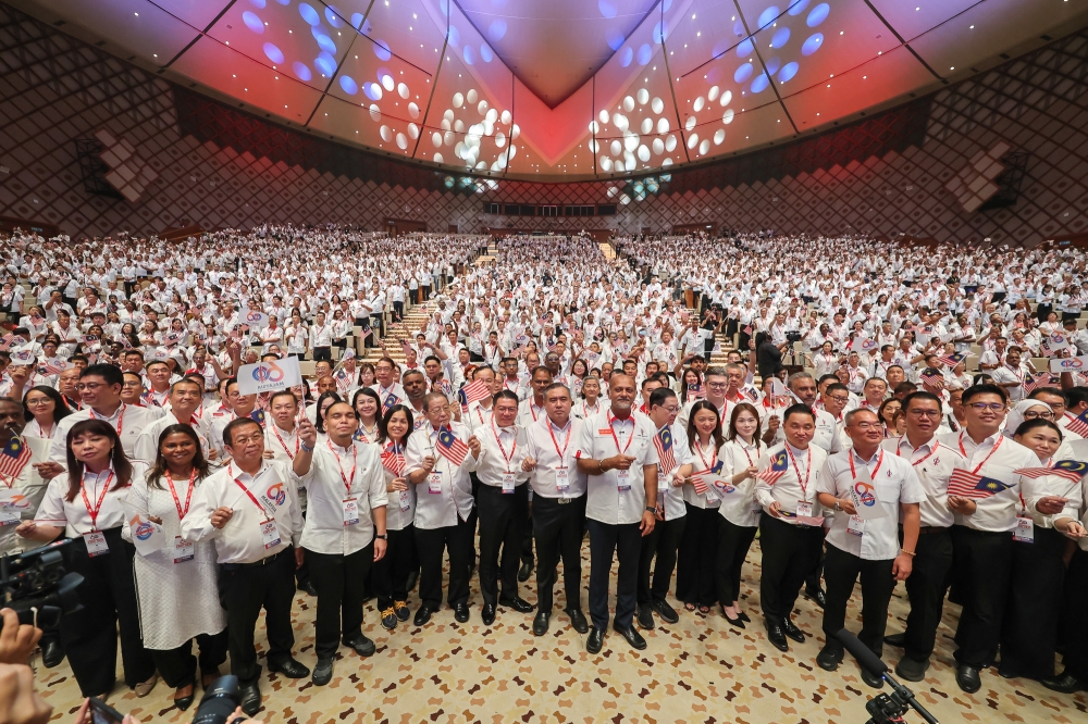 DAP's Sangeet Kaur Deo Warns Coalition Under Strain as PM's Leadership Divides Pakatan Harapan