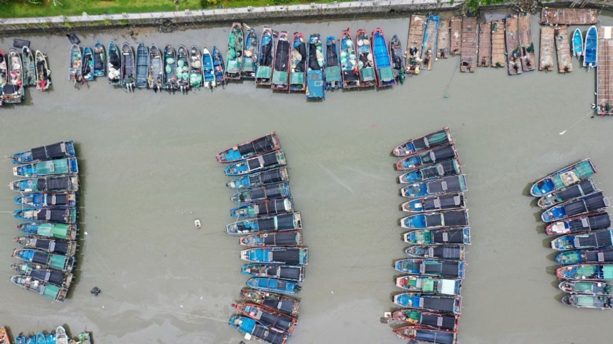China Raises Typhoon Alert to Highest Level as Noul Threatens Guangdong Coast