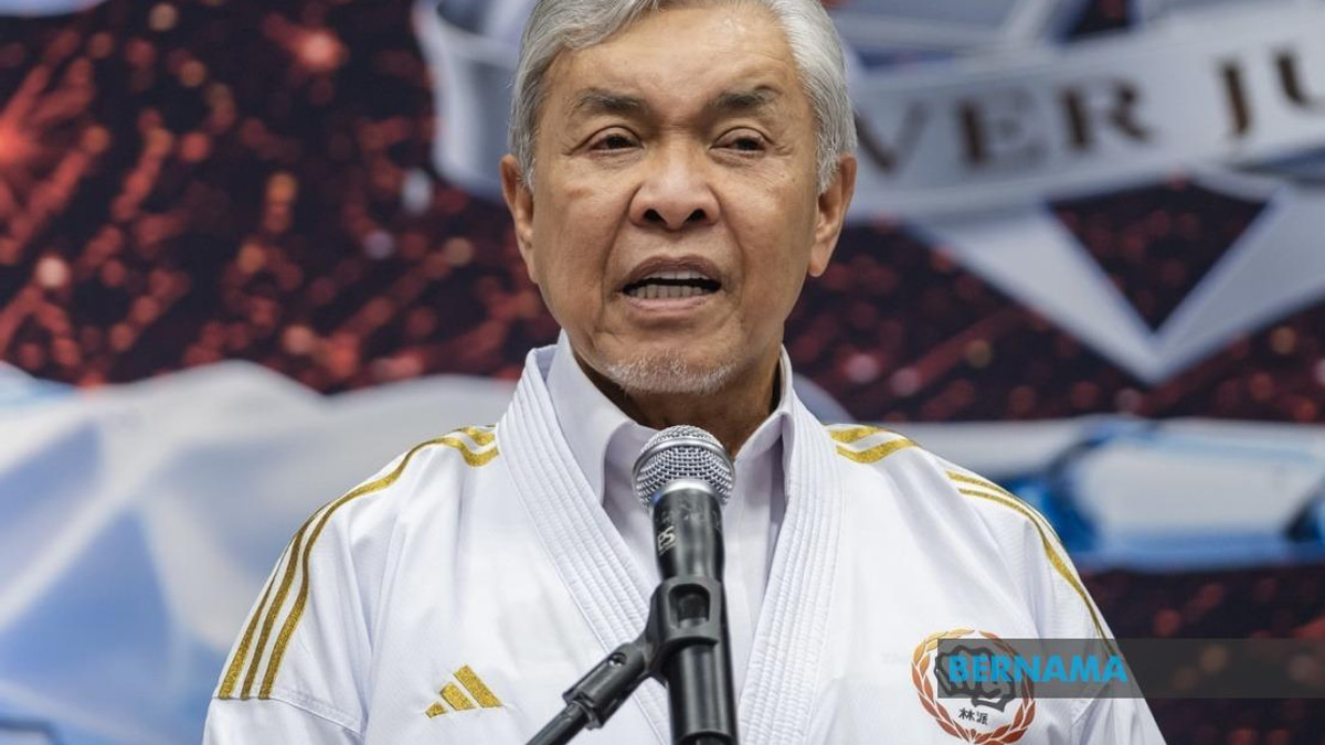 BN Takes Measured Stance as Leaders Exit Before Johor Election