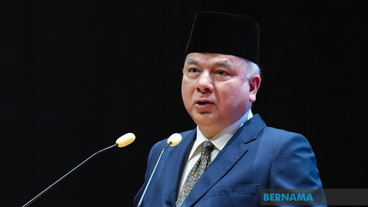 Sultan Nazrin Urges Global Framework for Waqf Governance to Unlock Islamic Endowments
