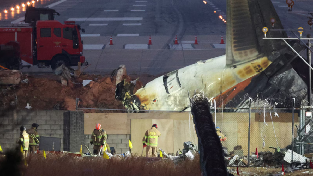 Police intensify Jeju Air crash probe with raids on airport operator and transport ministry