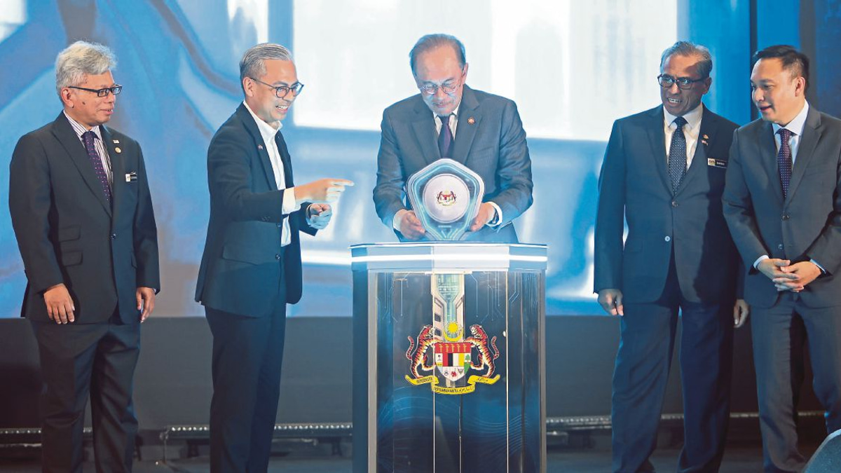 Malaysia must evolve security strategy as threats shift beyond traditional scope, says Anwar
