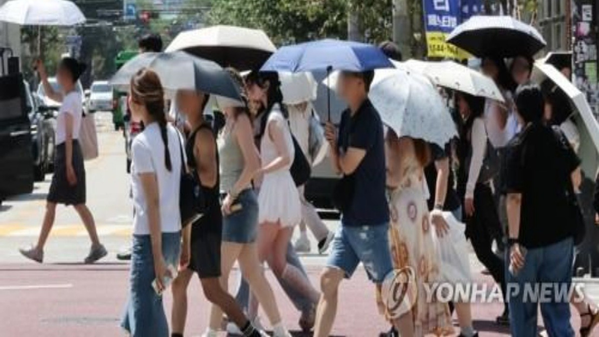 Seoul and South Korea Swelter as Temperatures Soar Past 40°C
