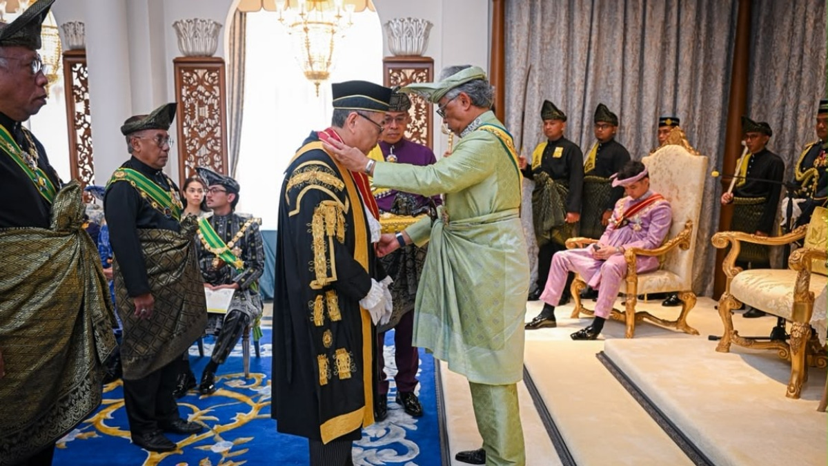 Chief Justice Tun Wan Ahmad Farid Honoured at Pahang State Awards Ceremony