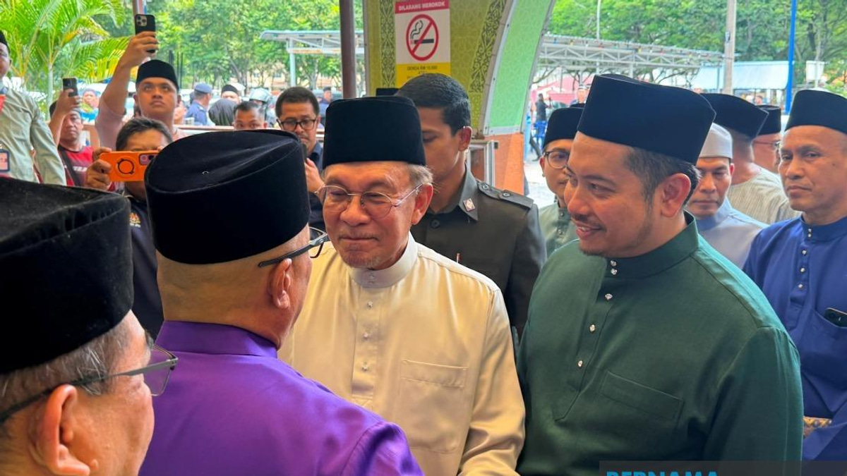 Azam Baki's NFCC Role Independent of MACC Position, Says PM Anwar