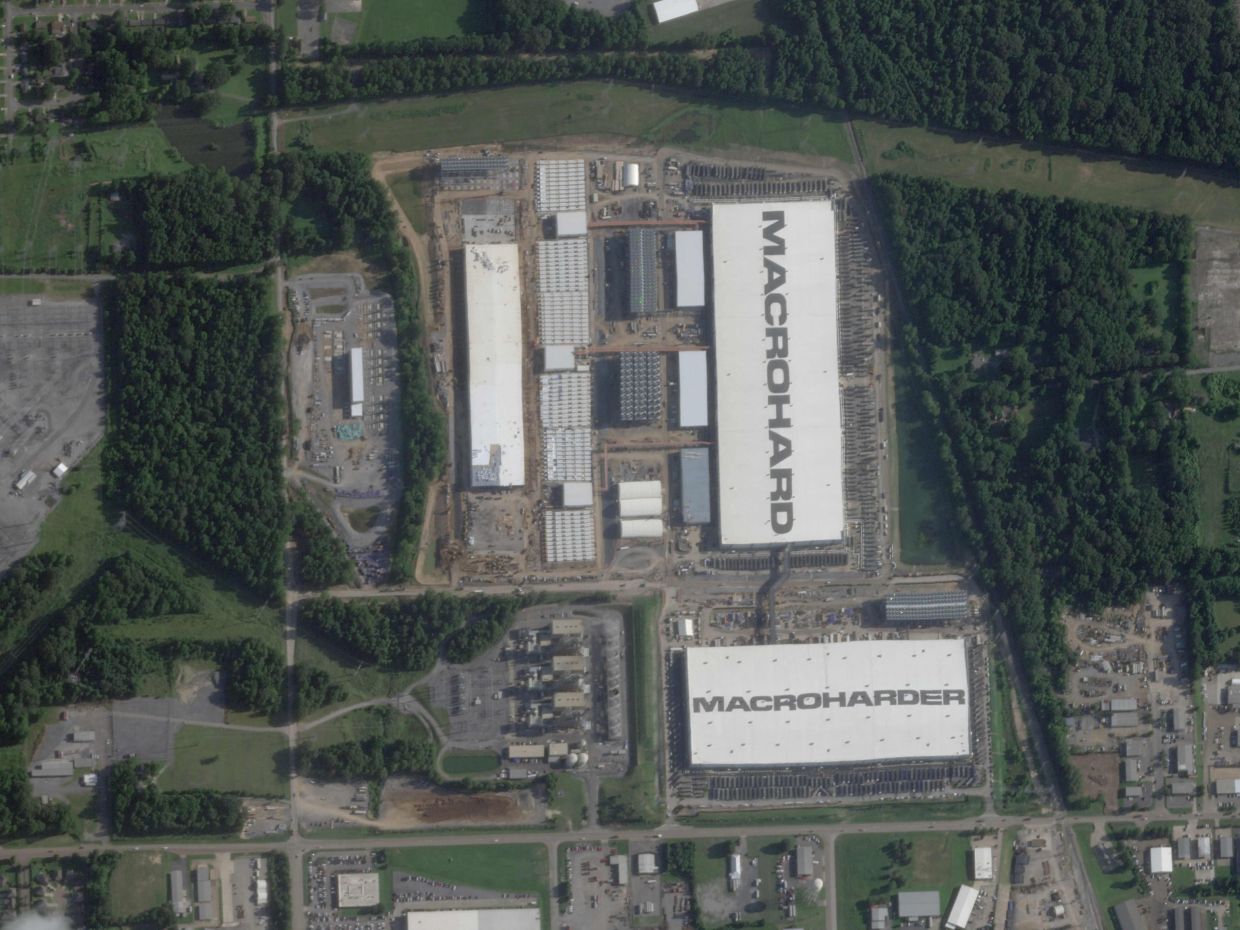 The Hidden Cost of AI: Data Centres Drain Water and Pollute Black Communities in the American South