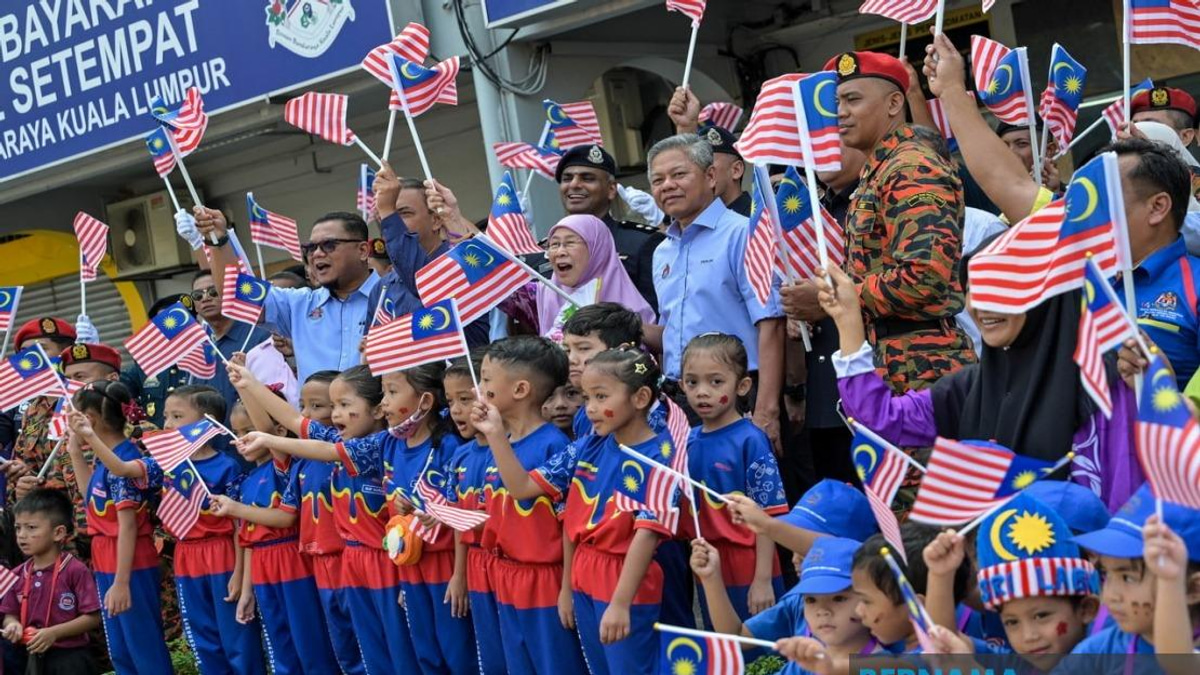 Independence Demands Shared Responsibility for Peace and Unity, Says Dr Wan Azizah